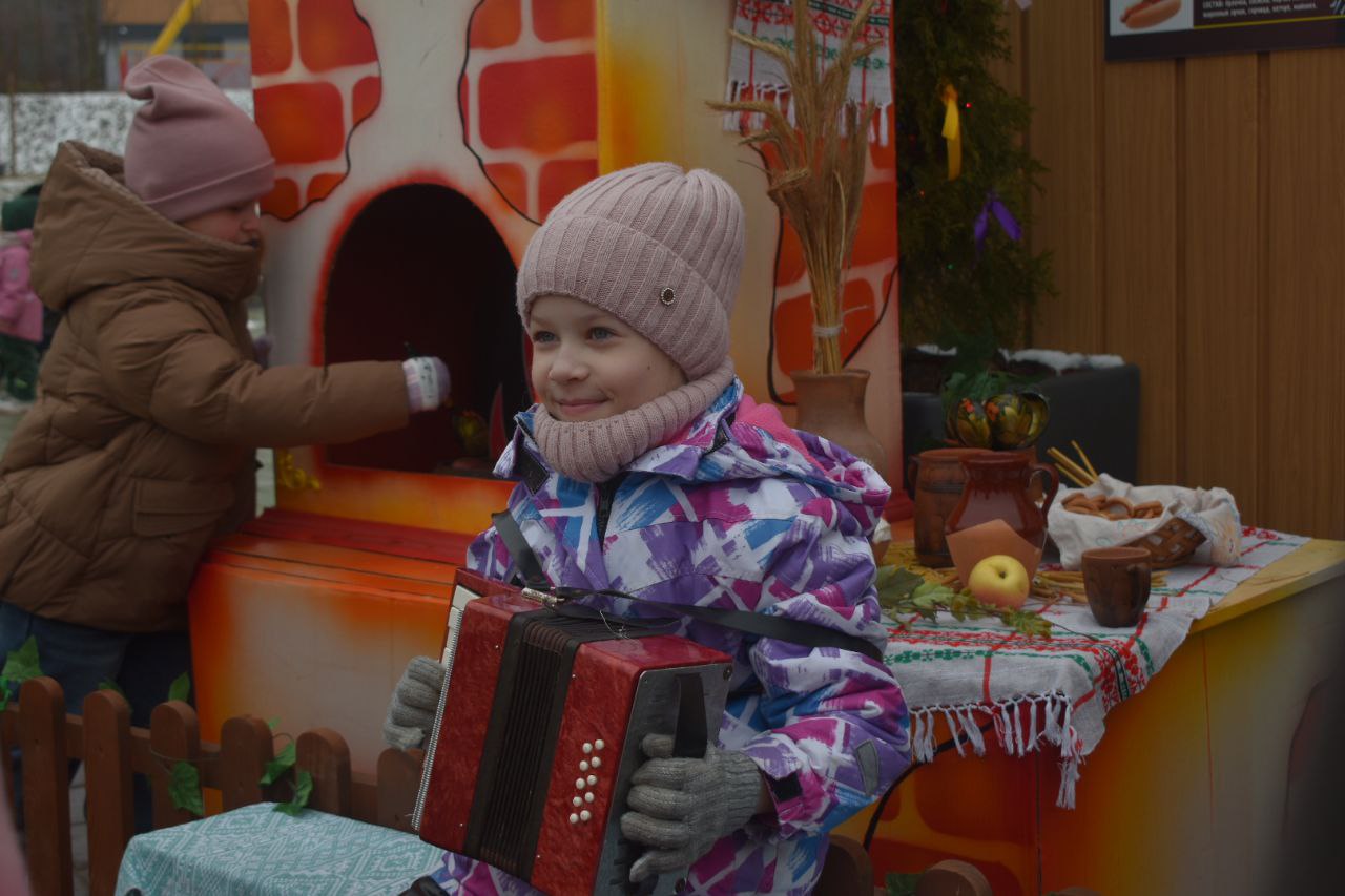 Масленица в Каменной Горке весело и с танцами (28)