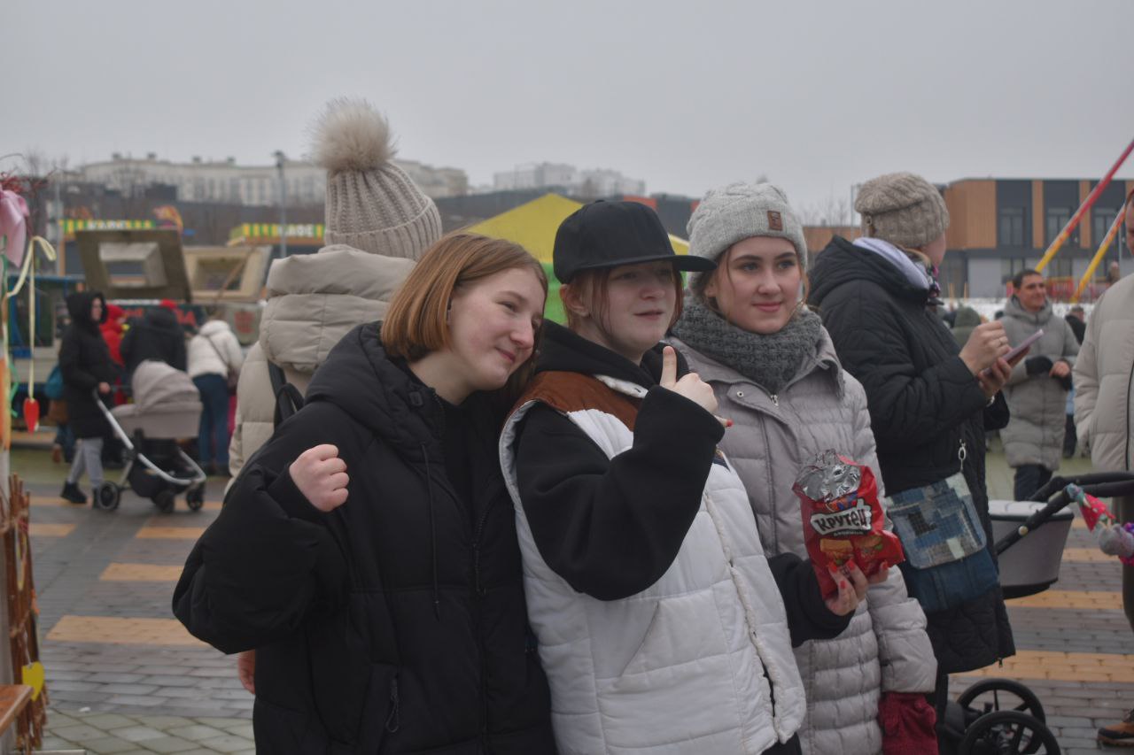 Масленица в Каменной Горке весело и с танцами (4)