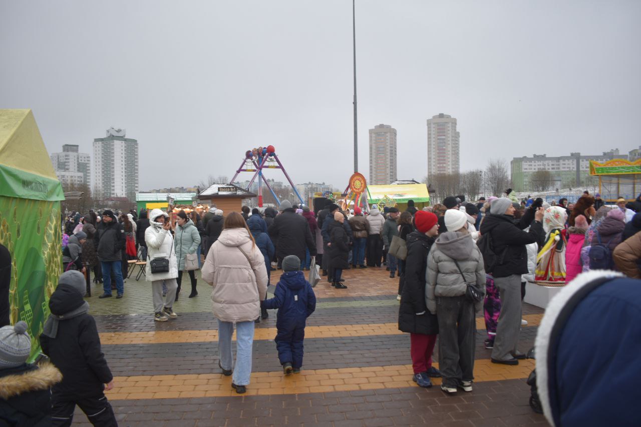 Масленица в Каменной Горке весело и с танцами (5)