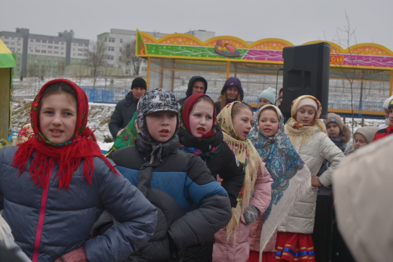 Масленица в Каменной Горке весело и с танцами (6)