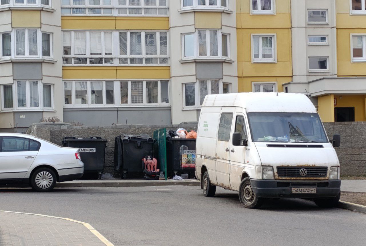 Парковка стоянка двор автомобили нарушение