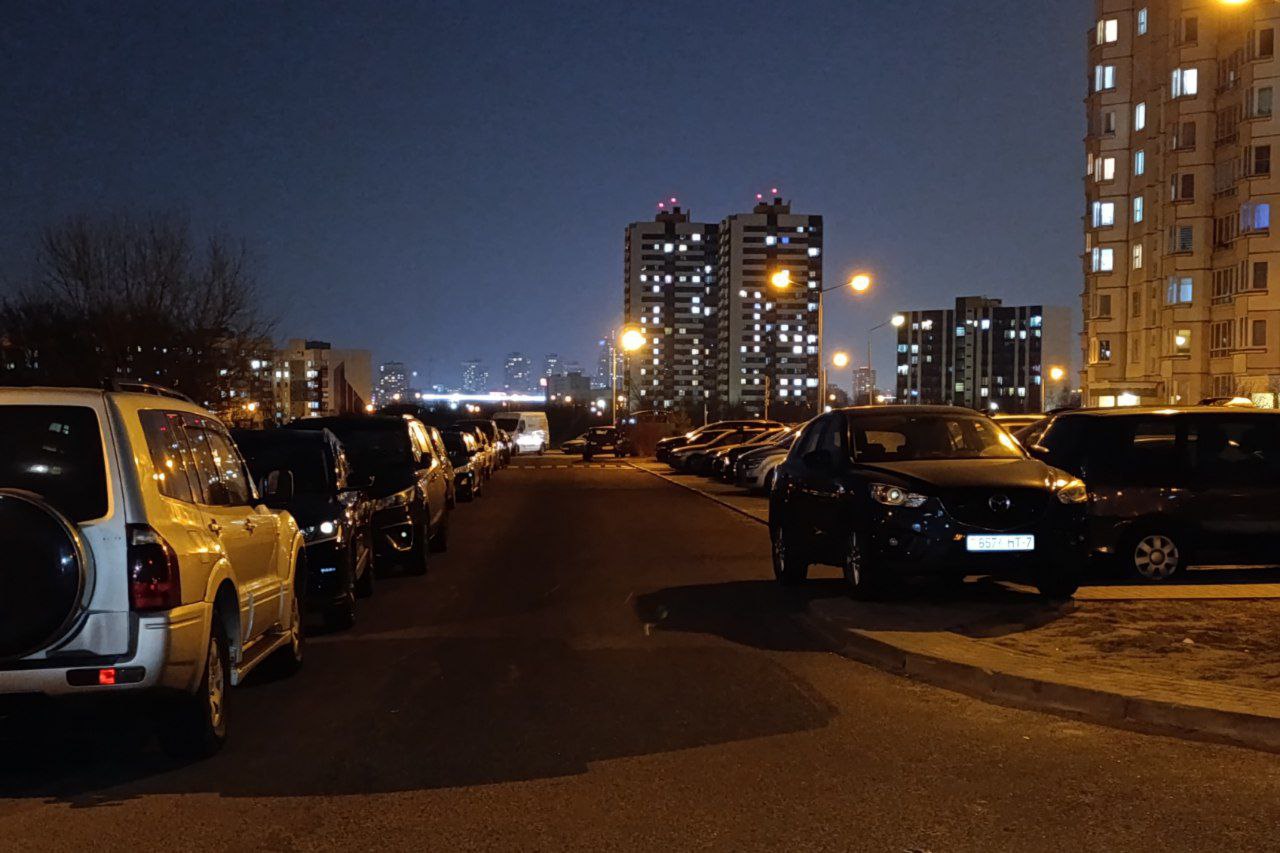 Парковка стоянка двор автомобили