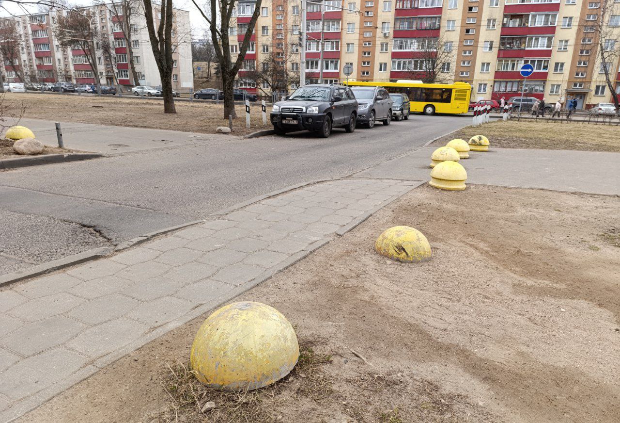 Парковка стоянка двор автомобили