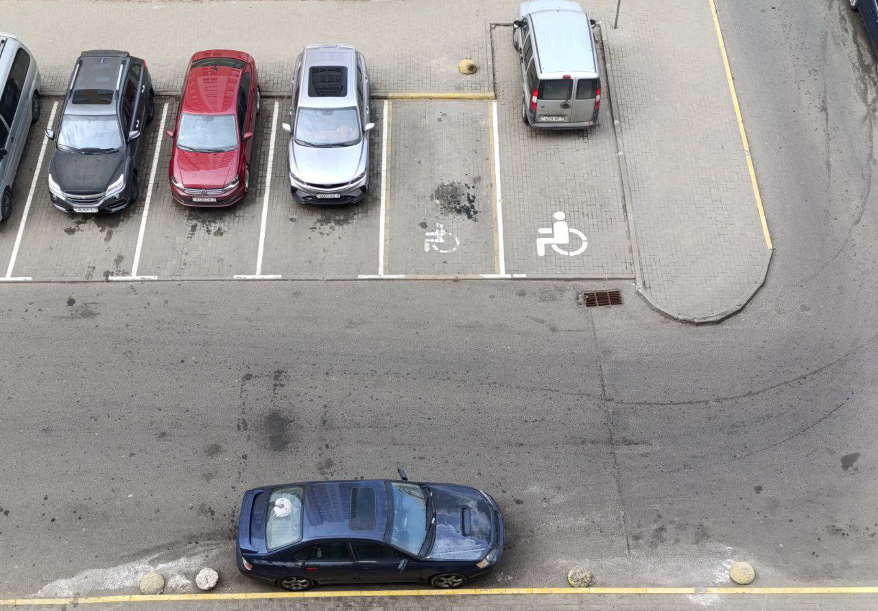 Парковка стоянка двор автомобили