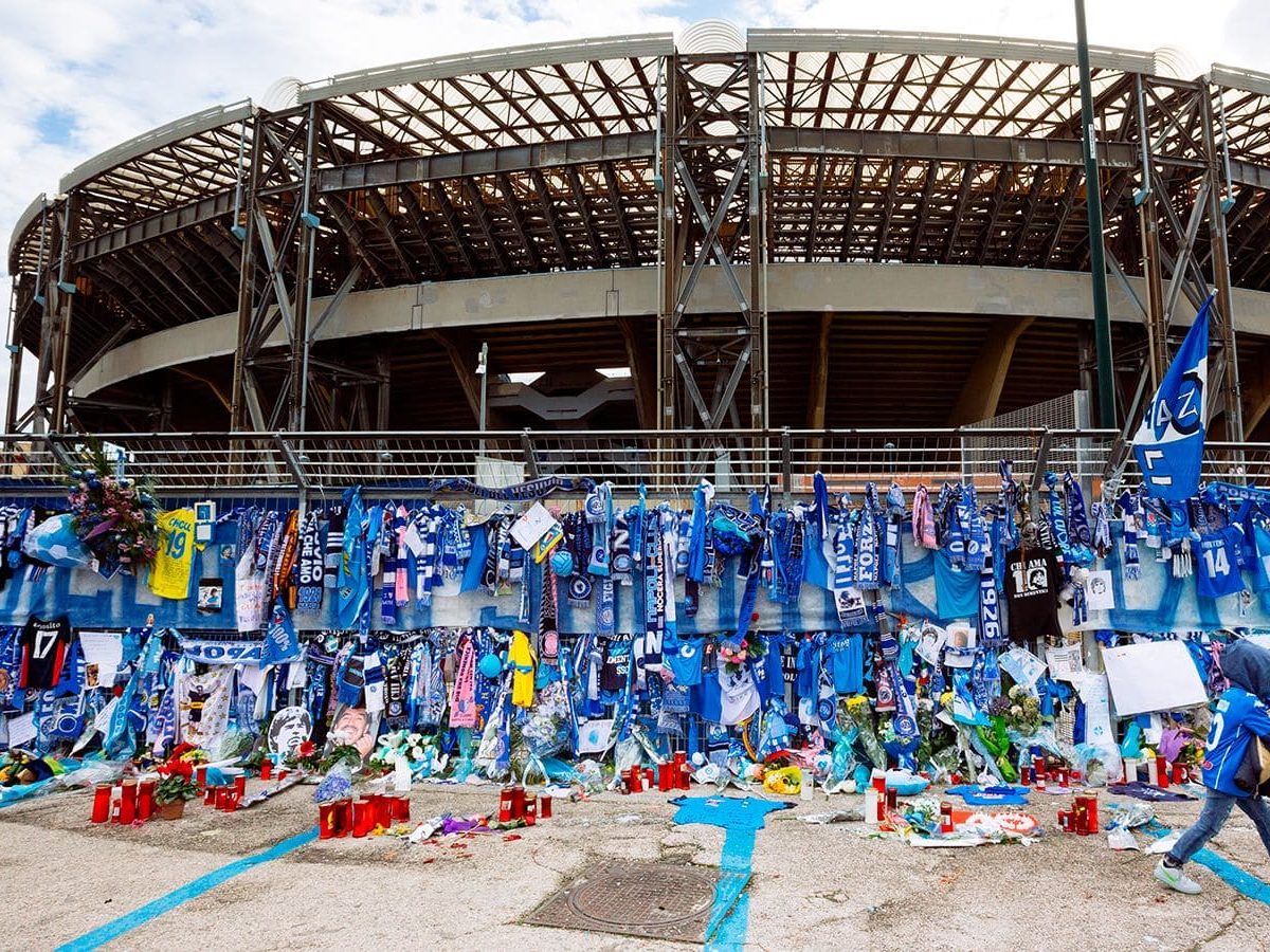 Стадион «Диего Армандо Марадона», память марадона