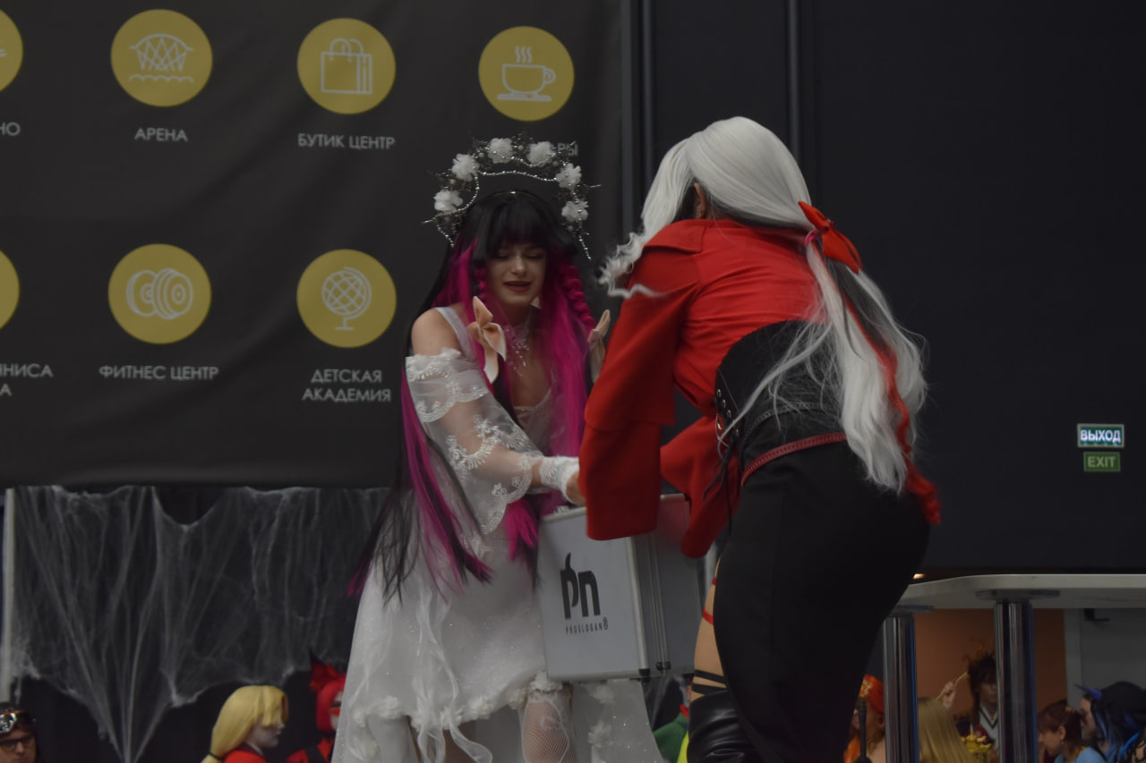 «Темные материи» выставка косплей