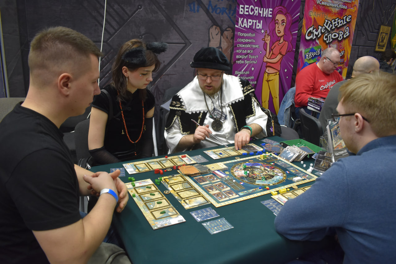 «Темные материи» выставка косплей