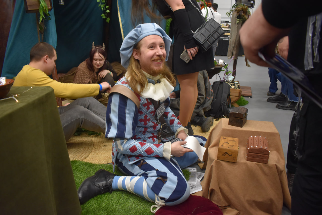 «Темные материи» выставка косплей