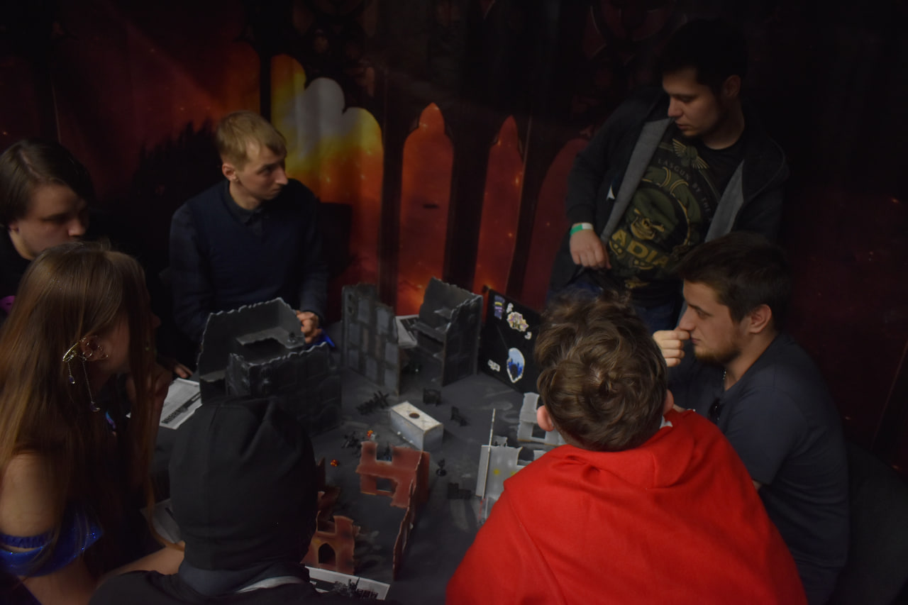 «Темные материи» косплей выставка