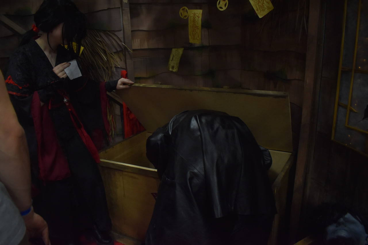 «Темные материи» выставка косплей