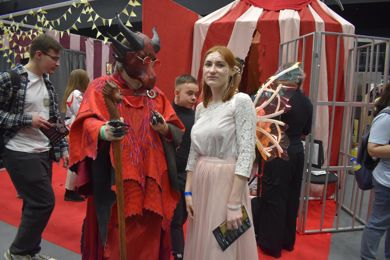«Темные материи» выставка косплей