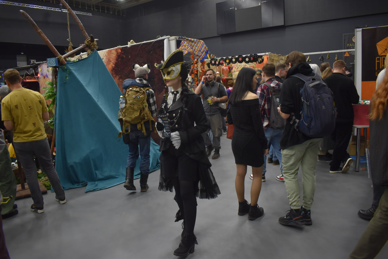 «Темные материи» выставка косплей