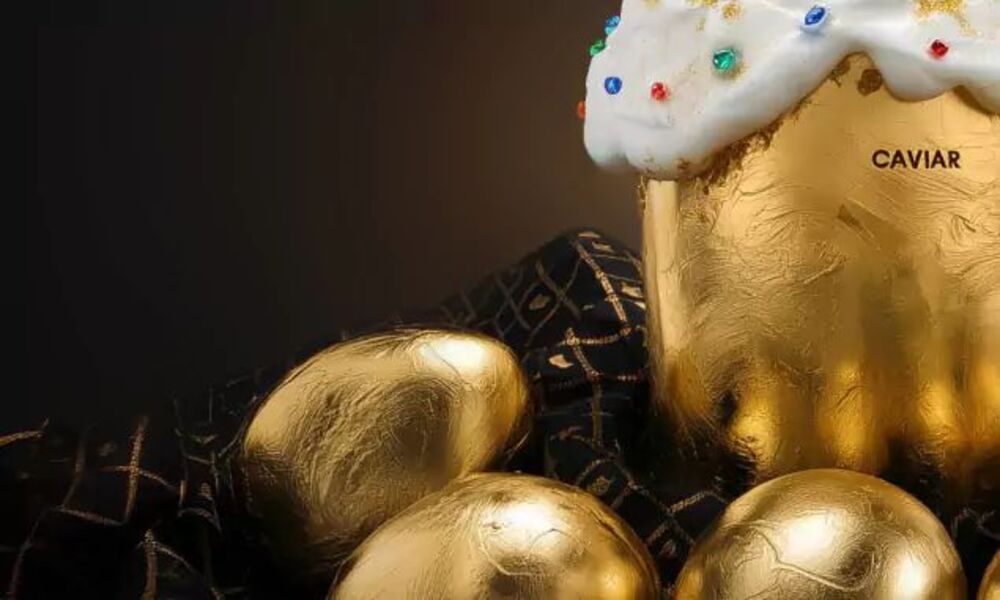 Золотой кулич и пасхальные яйца