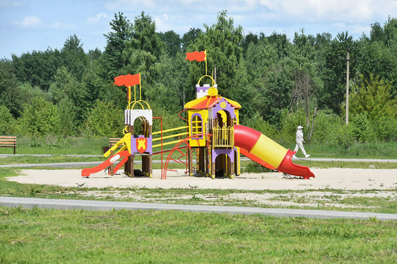 детский городок на пляже