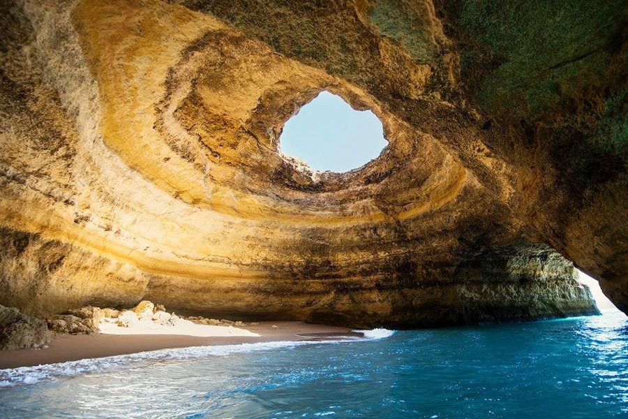 Бенажил, Португалия