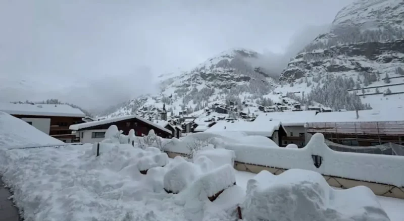 Швейцарский курорт обесточен из-за снега