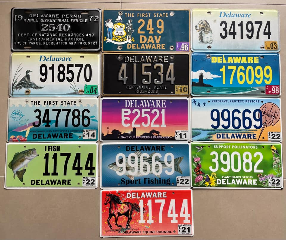 От инициалов к табличкам