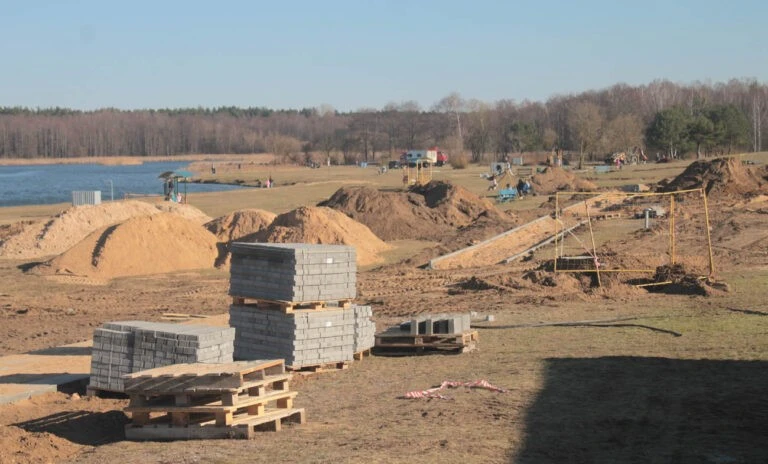 пляж на Юбилейном озере в Гродно 