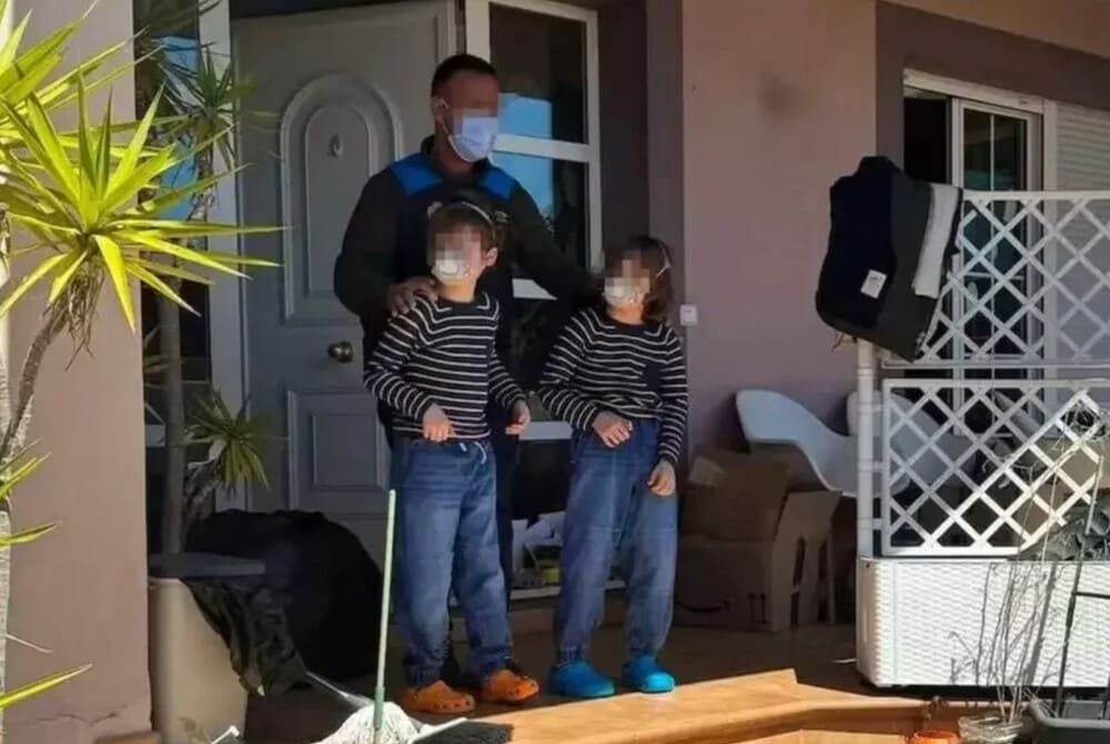 Четыре года жили взаперти