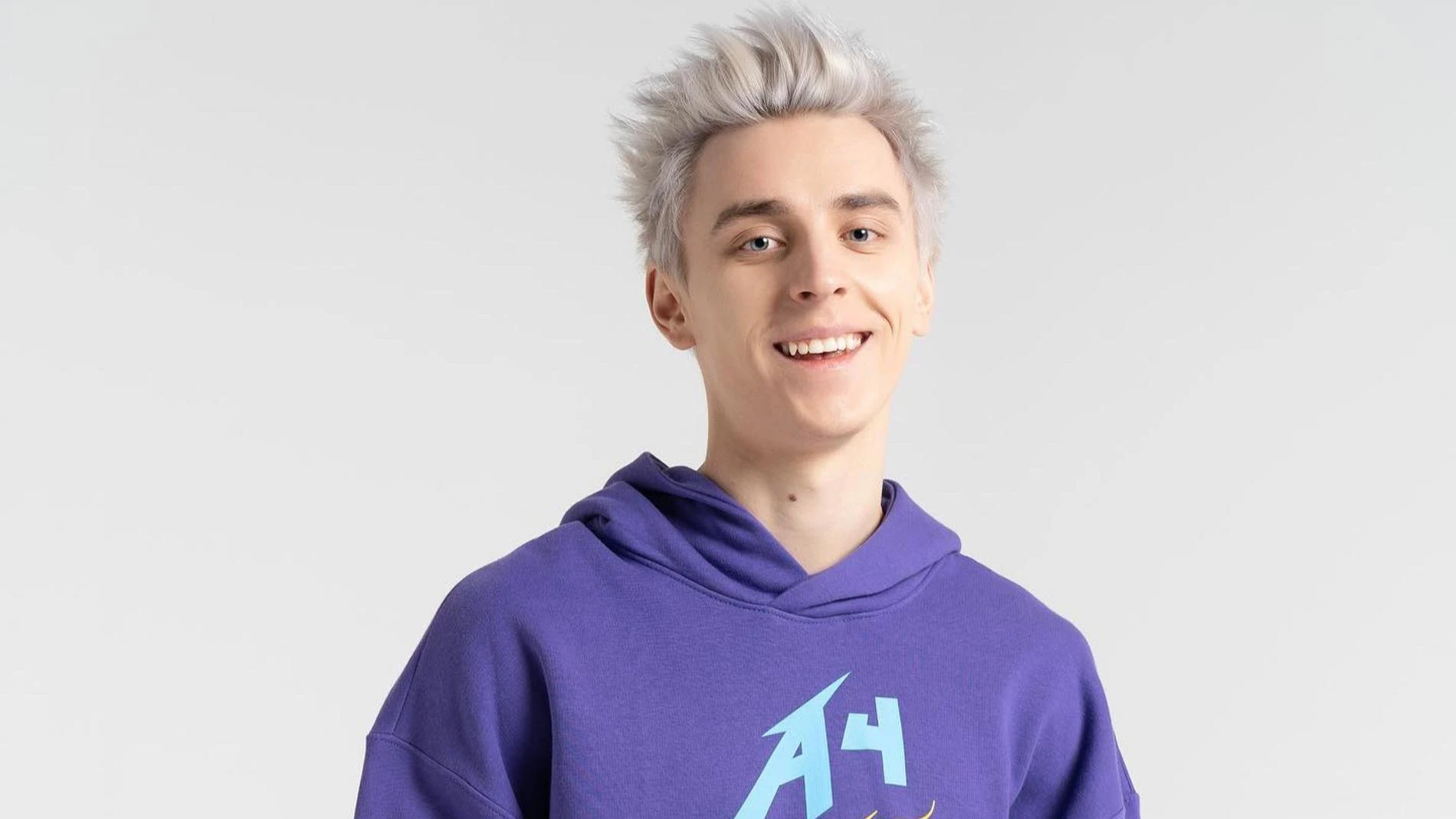 Мошенники пишут детям от лица Влада Бумаги и просят выполнить опасные «челленджи»