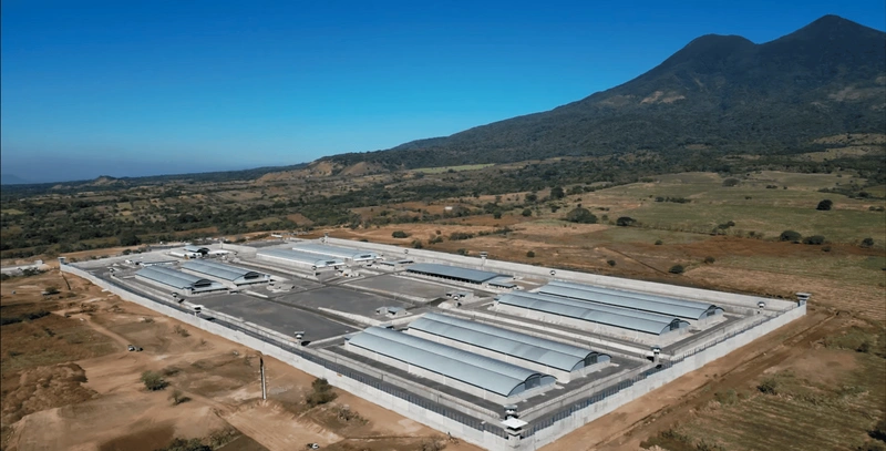 Сьюдад-Баррио, Сальвадор: государство внутри государства