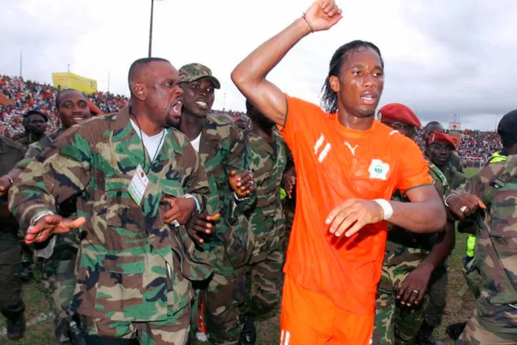 Дрогба и война