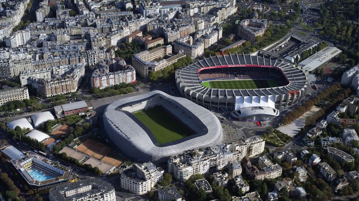 Париж, стадионы