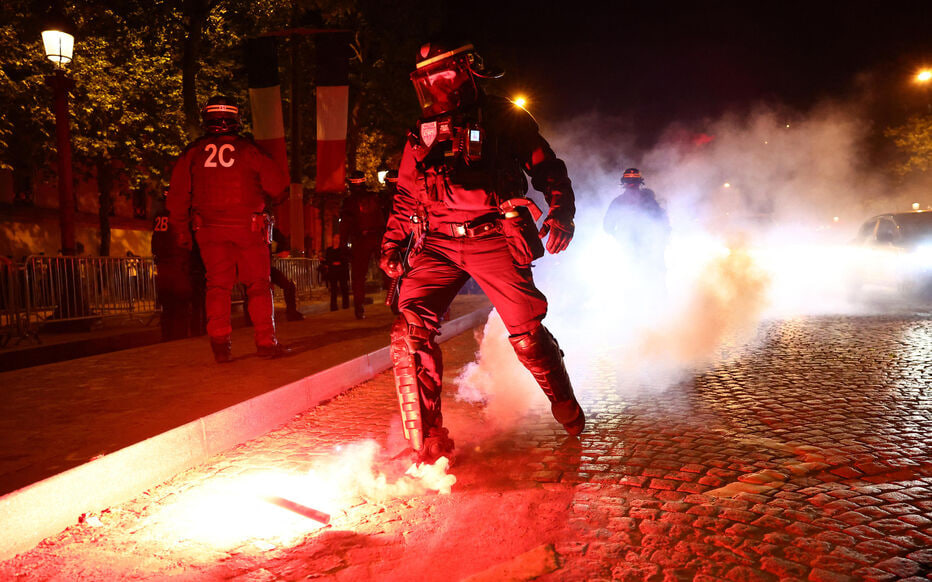 огонь Париж фанаты полиция