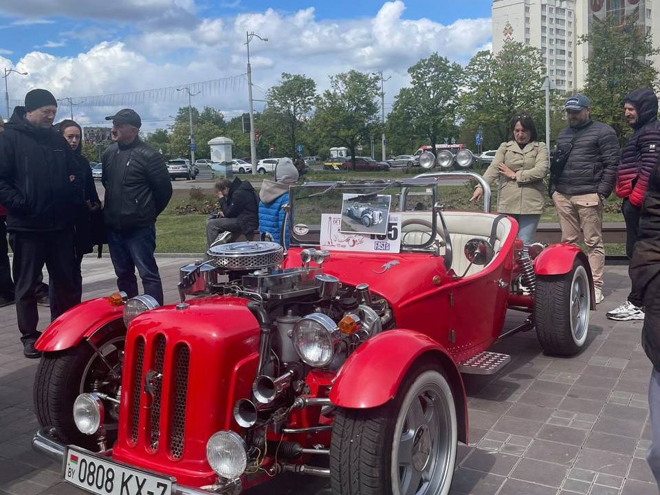 «Ретро-Минск 2025»: яркий праздник ретроавтомобилей в столице