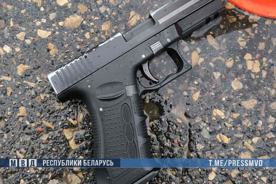 задержание пистолет