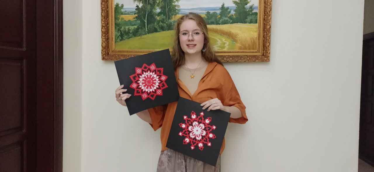 Полина Белковская, вытинанка