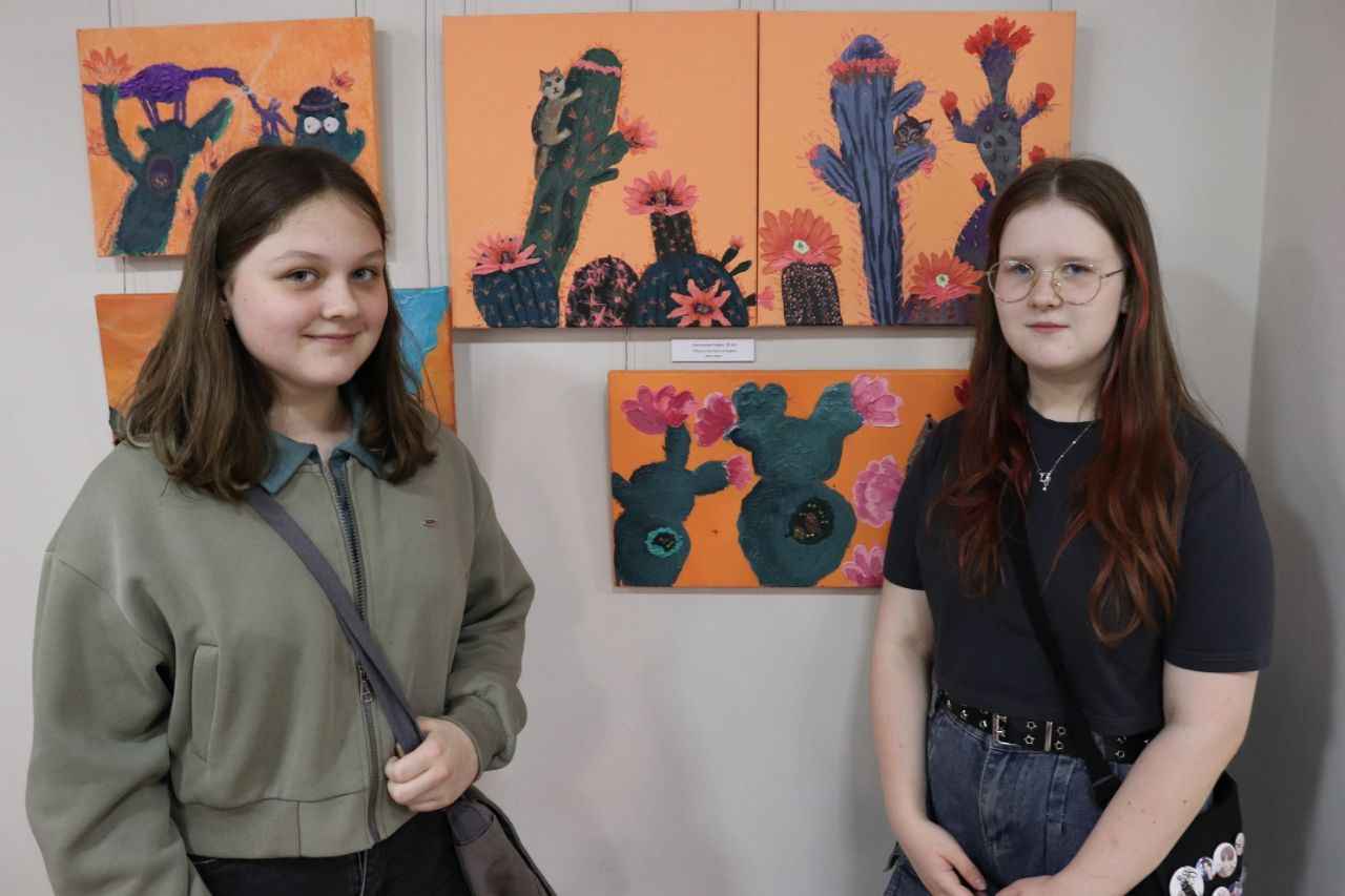 Выставка, дети