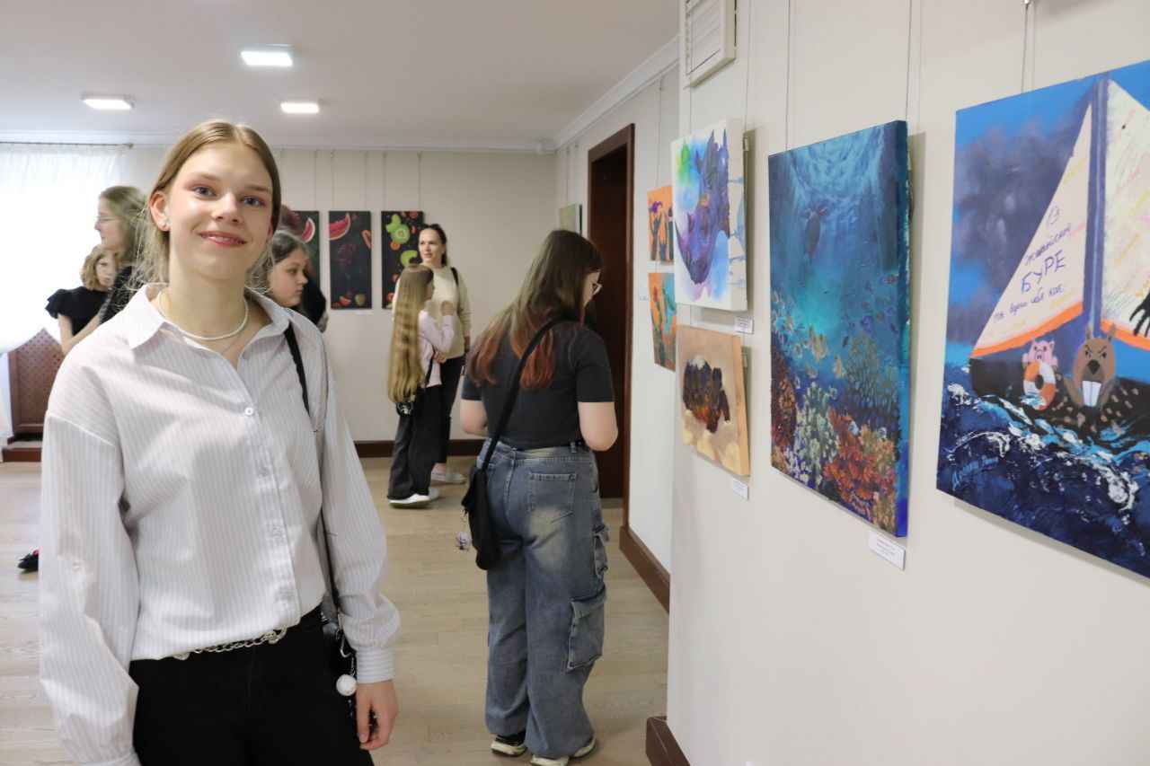 Выставка, дети