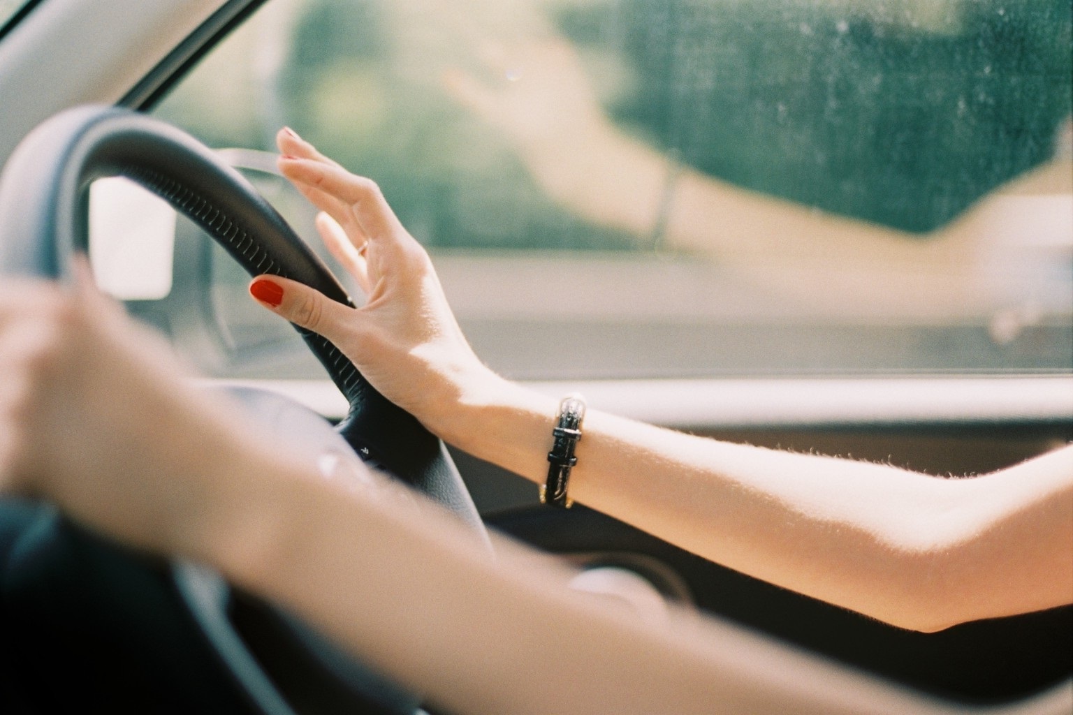 Девушка за рулет