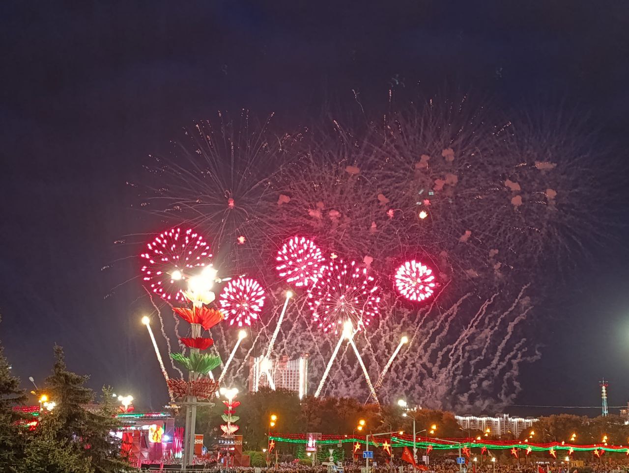 Сходили на парад и посмотрели салют что увидели Фоторепортаж (40)