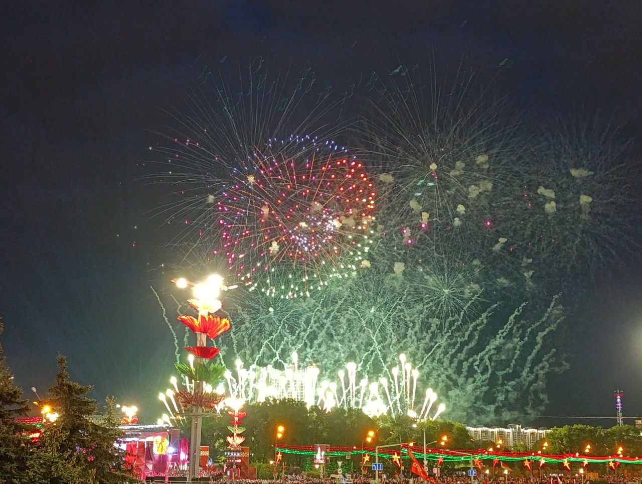 Сходили на парад и посмотрели салют что увидели Фоторепортаж (41)