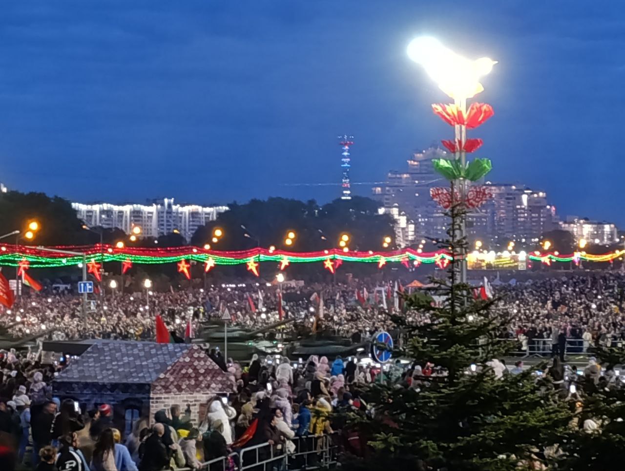 Сходили на парад и посмотрели салют что увидели Фоторепортаж (42)