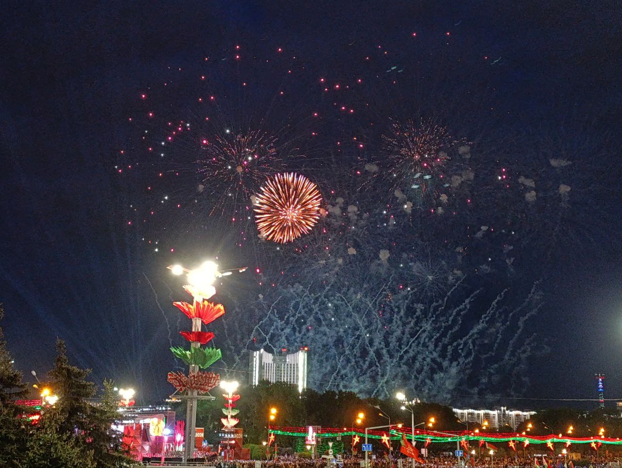 Сходили на парад и посмотрели салют что увидели Фоторепортаж (48)