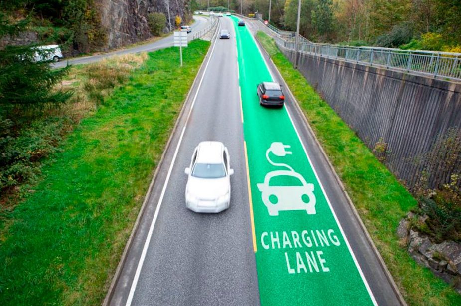 дорога заряжает электромобили
