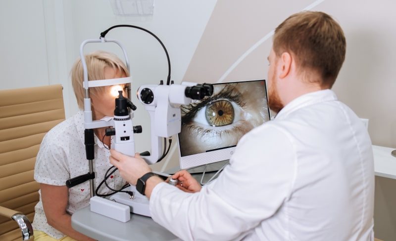 На приеме у офтальмолога