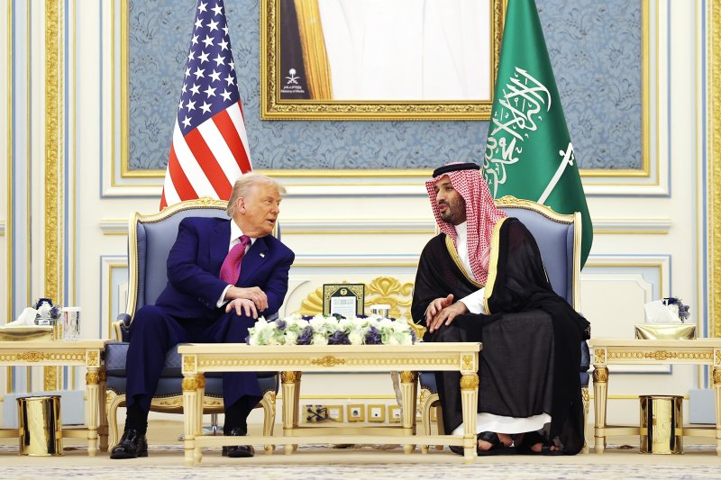 Трамп заружежное турне