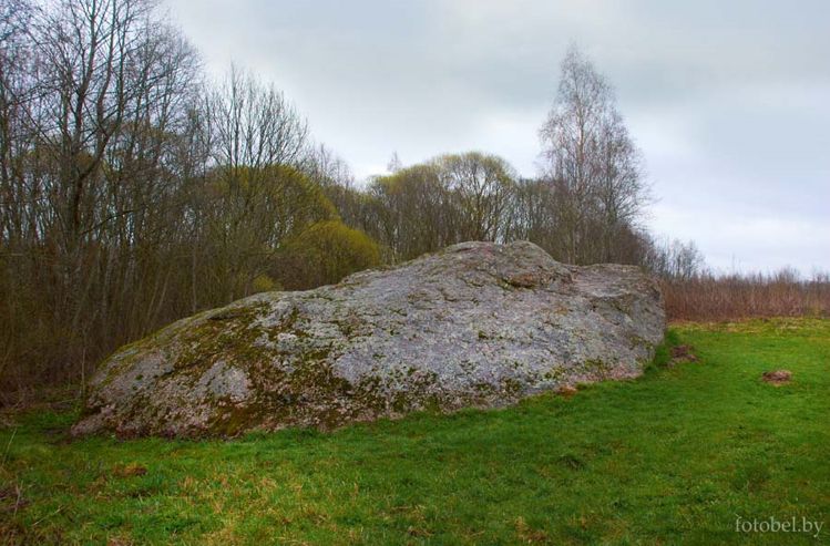 Большой камень