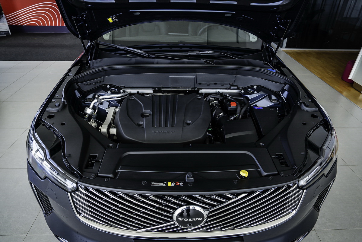 Volvo XC90 в Минске капот