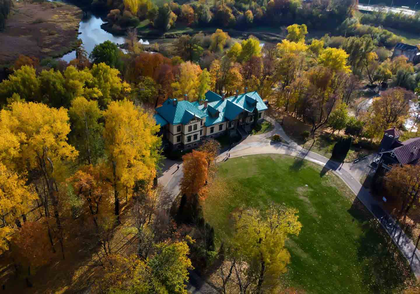 Лошицкий усадебно-парковый комплекс: дворянское гнездо