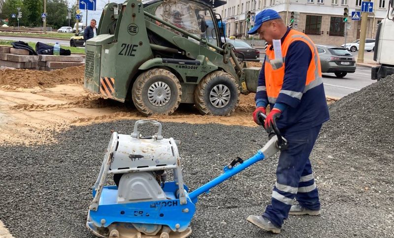 На Мостовой улице в Гродно идут ремонтные работы 