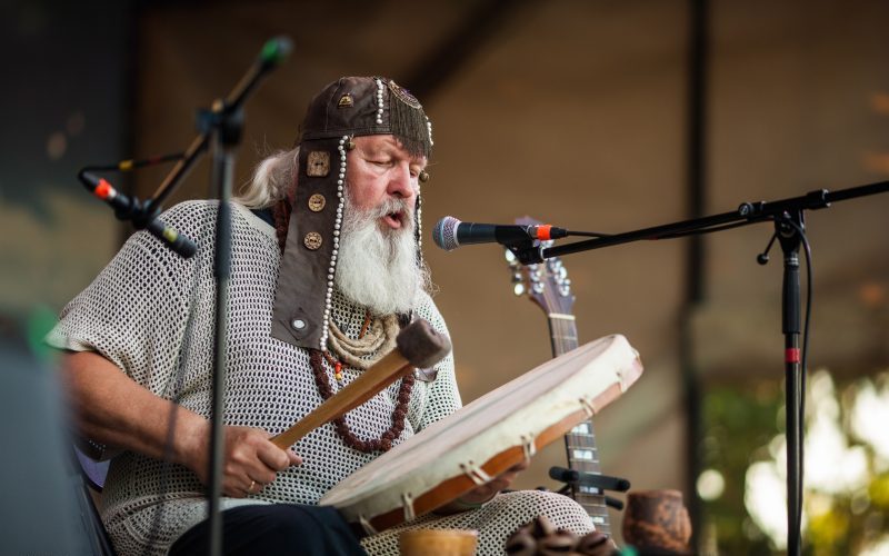 Артист на фестивале