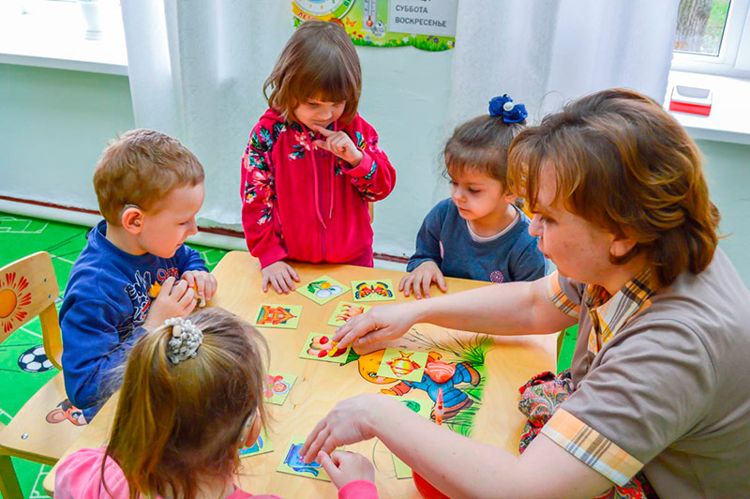 дети в саду