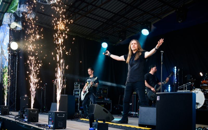 Выступление артистов