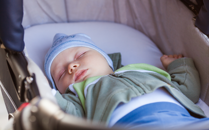 Ребенок в коляске