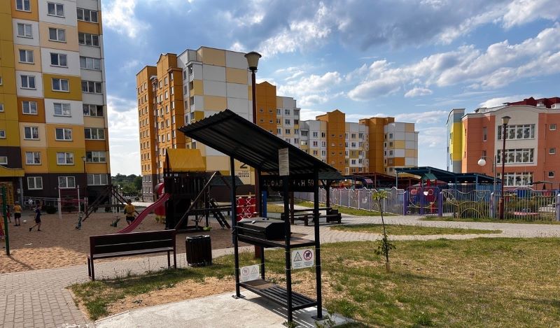 Жильцы многоквартирного дома установили во дворе мангал. Законно или нет